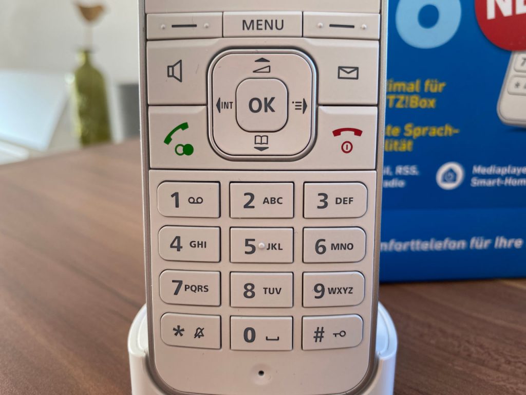 FRITZ!Fon C6 getestet - DECT-Telefon für die FRITZ!Box - Nahaufnahme Tastatur