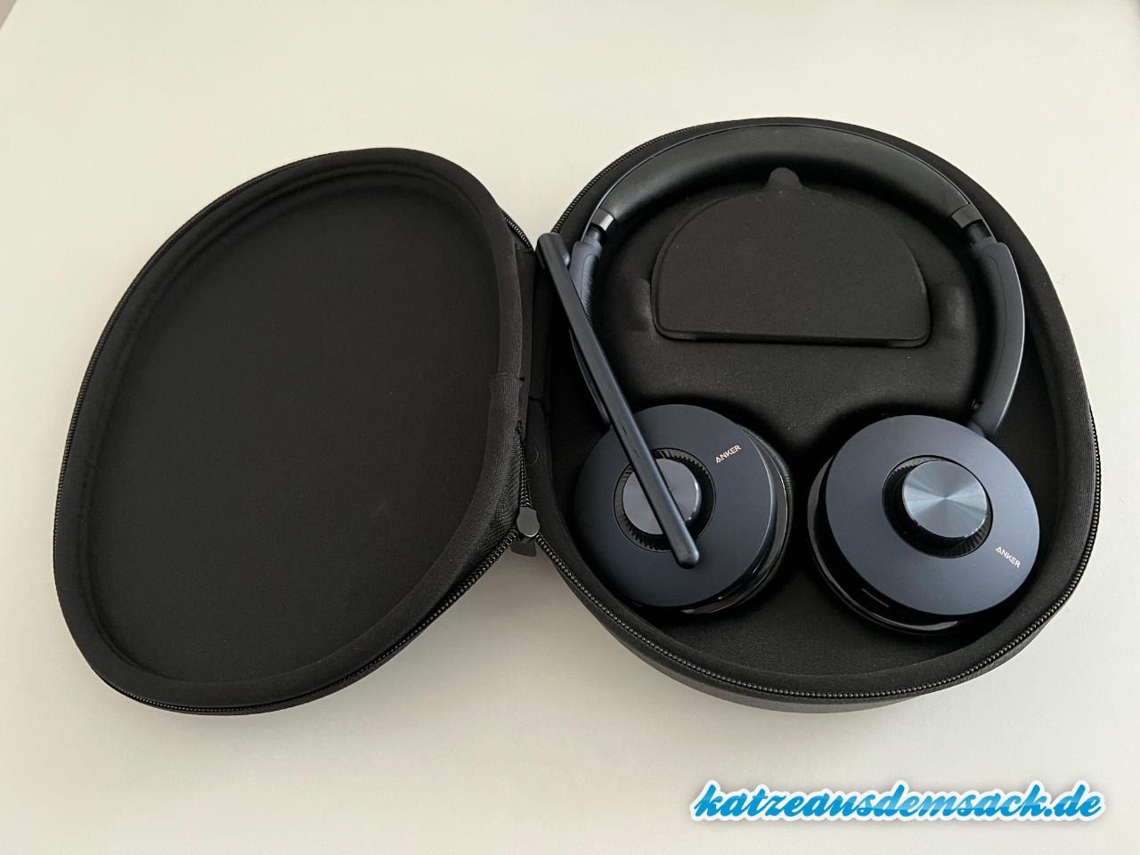 Anker PowerConf H700 - Headset - Transporttasche für Büro, Café, Homeoffice